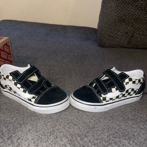 Child’s Black and White Vans Sz 9c